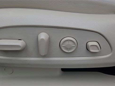 Used 2023 Buick Enclave Avenir w/ Avenir Technology Package image 24