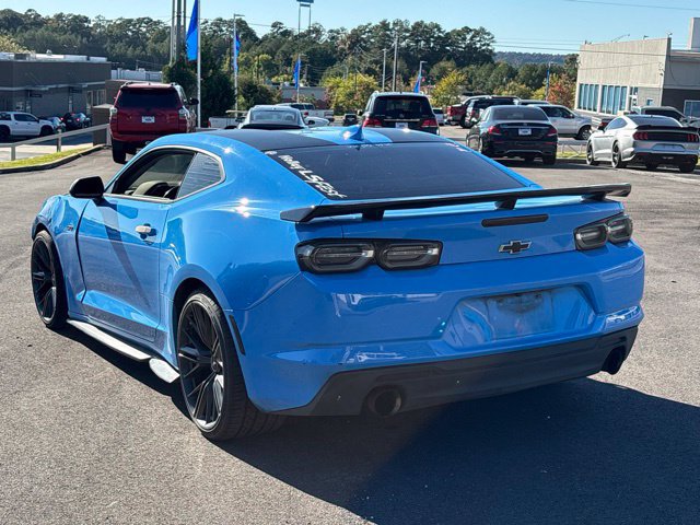 Used 2022 Chevrolet Camaro LT RWD image 5