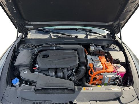 Certified 2025 Hyundai Sonata Limited FWD image 17