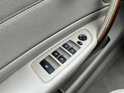 Used 2008 BMW 135i Convertible image 28