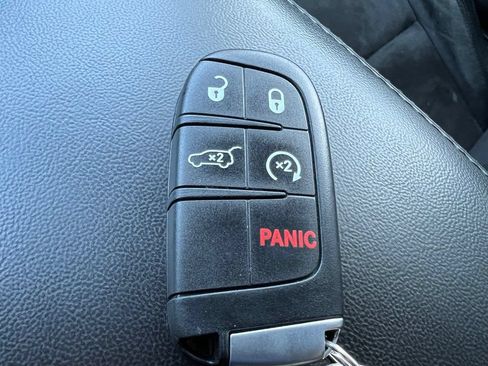 Used 2022 Jeep Grand Cherokee Laredo X AWD/4WD image 41