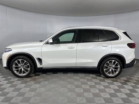 Certified 2024 BMW X5 xDrive40i w/ Premium Package AWD/4WD image 6