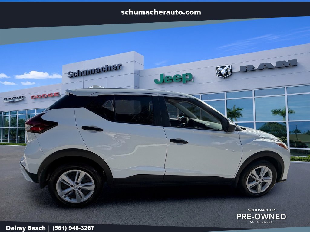 Used 2025 Nissan Kicks Play S FWD image 8