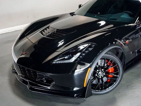Used 2015 Chevrolet Corvette Z06 w/ 3LZ Preferred Equipment Group RWD image 86