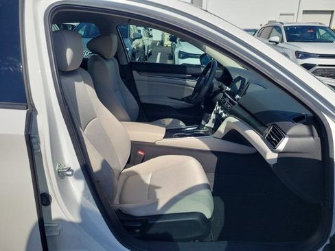 Certified 2022 Honda Accord LX image 7