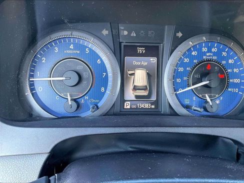 Used 2016 Toyota Sienna Limited FWD image 21
