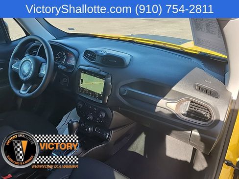 Used 2023 Jeep Renegade Latitude AWD/4WD image 30