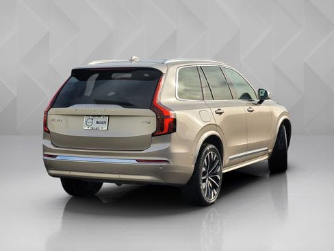 Certified 2025 Volvo XC90 T8 Plus image 6