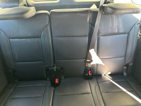 Used 2025 Chevrolet Suburban Z71 AWD/4WD image 18