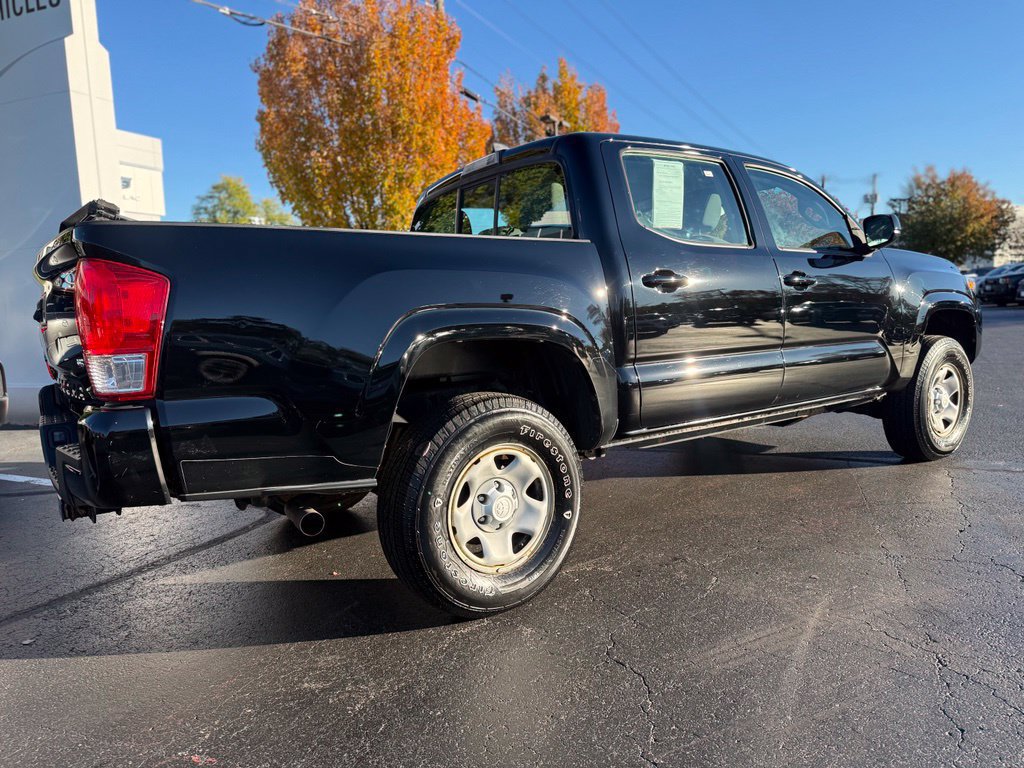 Used 2017 Toyota Tacoma SR w/ Tow Package AWD/4WD image 7