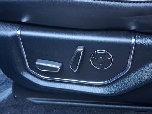 Used 2019 Ford Expedition Platinum image 24