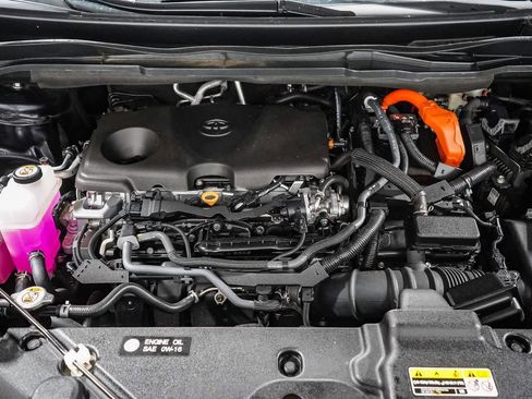 Used 2024 Toyota Sienna XSE w/ XSE Plus Package image 29