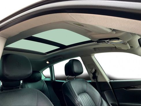 Used 2019 Maserati Levante image 27