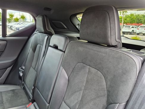 Used 2021 Volvo XC40 T5 R-Design w/ Climate Package AWD/4WD image 30