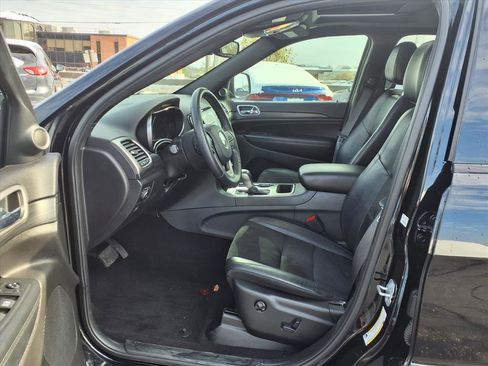 Used 2019 Jeep Grand Cherokee Altitude image 24