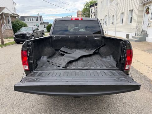 Used 2018 RAM 1500 Express w/ Express Value Package AWD/4WD image 9