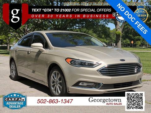 Used 2017 Ford Fusion SE w/ Fusion SE Technology Package FWD image 1