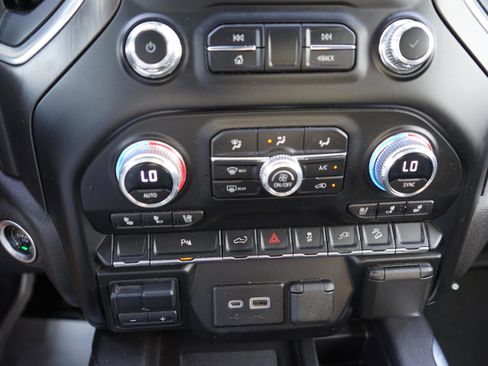 Used 2022 GMC Sierra 1500 AT4 w/ AT4 Premium Package image 16