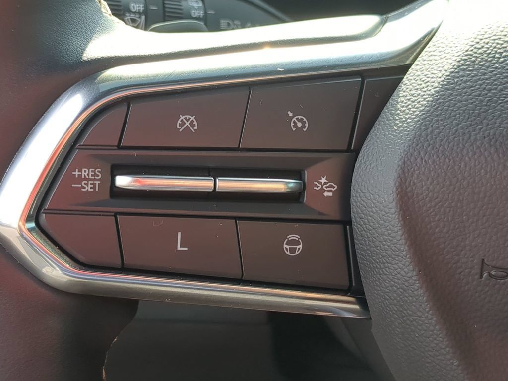 Used 2024 Chevrolet Traverse Z71 w/ Enhanced Driving Package AWD/4WD image 17