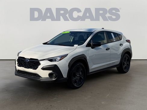 Used 2024 Subaru Crosstrek 2.0i image 3