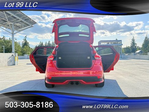 Used 2017 Ford Focus ST FWD image 30