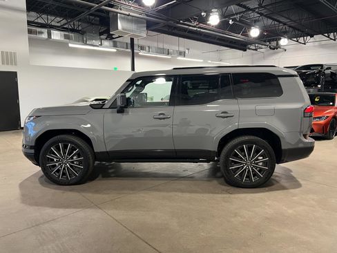 Used 2026 Lexus GX 550 w/ Cold Area Package image 6