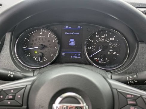 Used 2018 Nissan Rogue SV FWD image 29