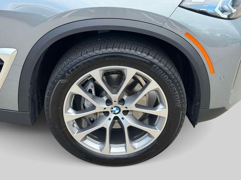 Certified 2025 BMW X5 xDrive40i w/ Parking Assistance Package AWD/4WD image 5