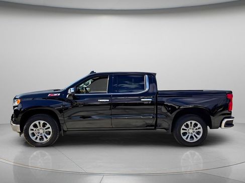 Used 2025 Chevrolet Silverado 1500 LTZ AWD/4WD image 3