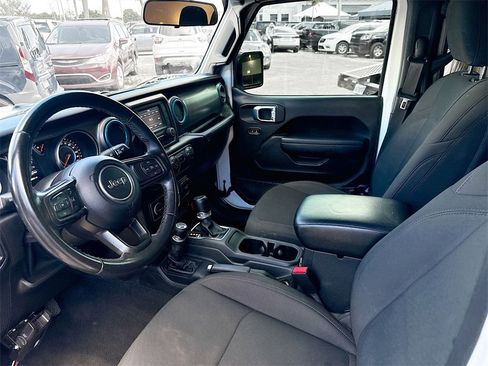 Used 2021 Jeep Gladiator Willys image 24