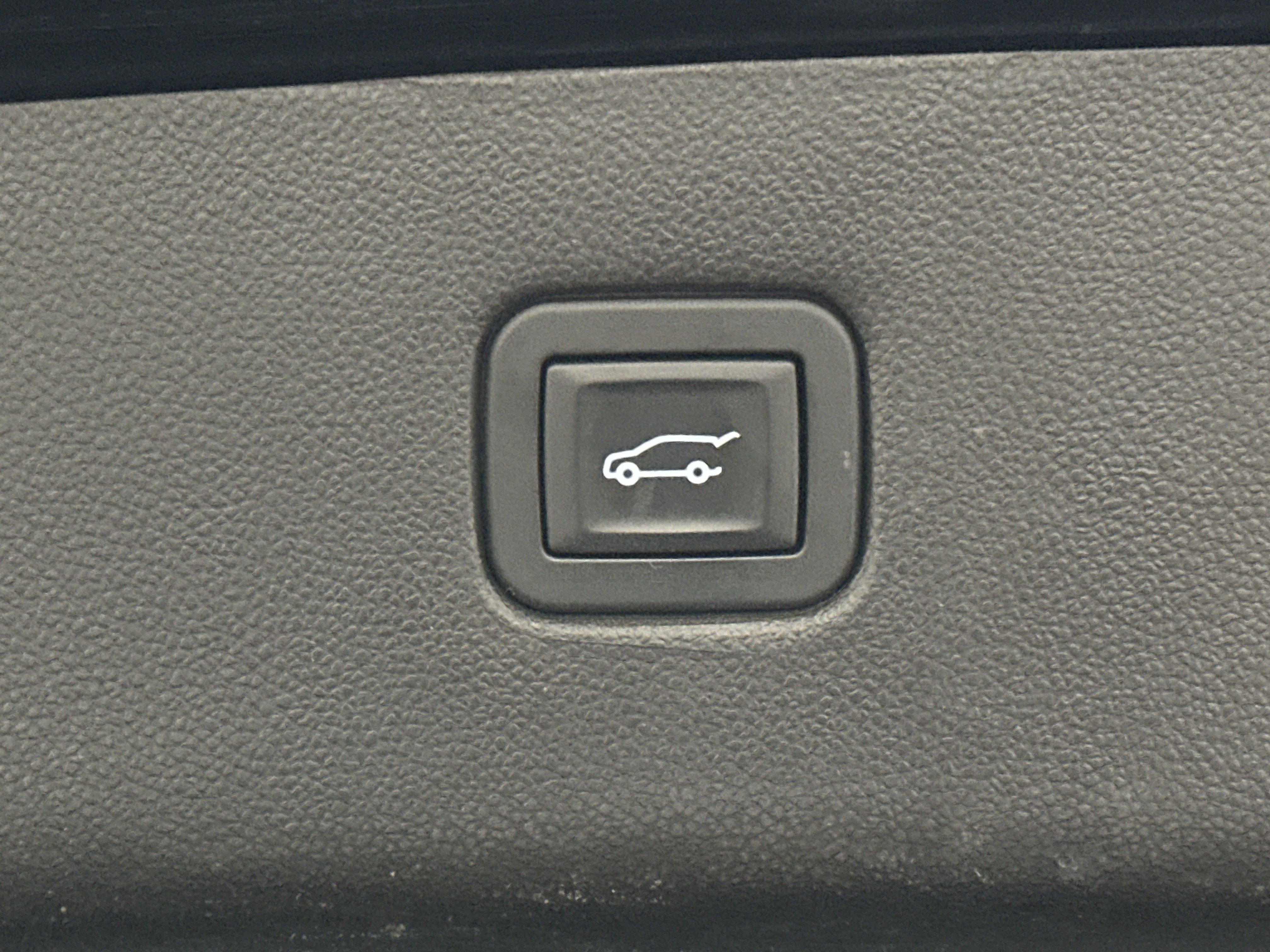 Used 2019 Chevrolet Blazer RS AWD/4WD image 16