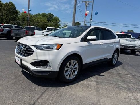 Used 2019 Ford Edge Titanium w/ Cold Weather Package AWD/4WD image 17