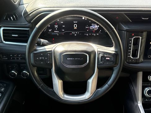 Used 2023 GMC Yukon XL Denali AWD/4WD image 14