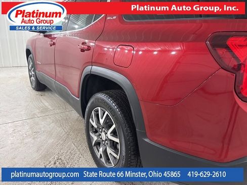 Used 2023 GMC Acadia SLE w/ Driver Convenience Package image 10