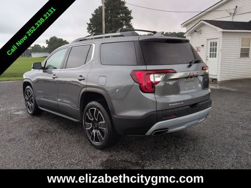 Used 2021 GMC Acadia SLT w/ LPO, 'HIT The Road' Package FWD image 9