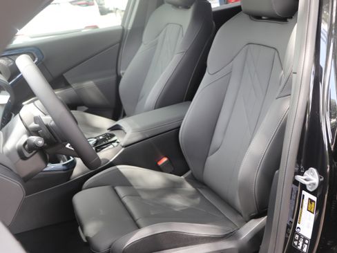 Used 2025 BMW X3 xDrive30i w/ Premium Package AWD/4WD image 16