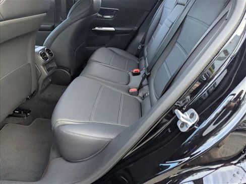 Used 2026 Mercedes-Benz GLC 300 4MATIC image 13