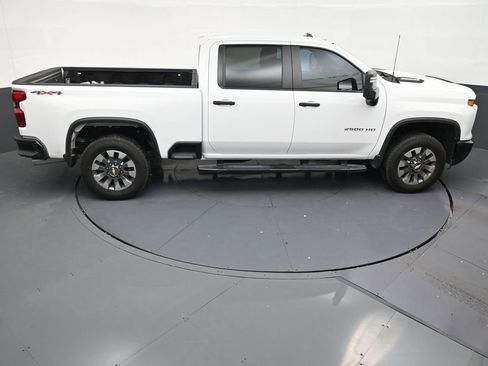 Used 2025 Chevrolet Silverado 2500 Custom w/ Custom Value Package AWD/4WD image 17