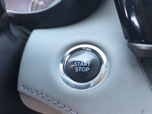 Used 2022 Toyota Highlander Limited image 24