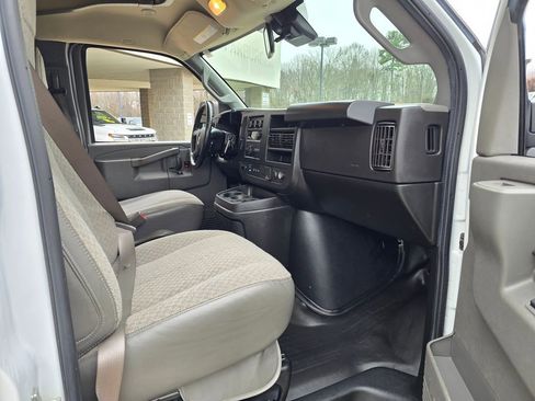Used 2022 Chevrolet Express 3500 w/ Power Convenience Package image 30