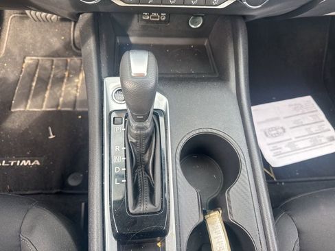 Used 2025 Nissan Altima 2.5 SV FWD image 16