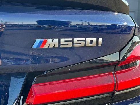 Used 2022 BMW M550i xDrive w/ Executive Package image 30