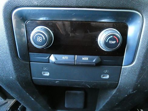 Used 2021 Chevrolet Tahoe LT image 21