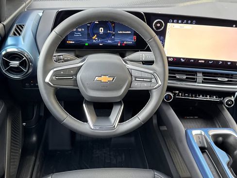 New 2026 Chevrolet Equinox EV LT image 14