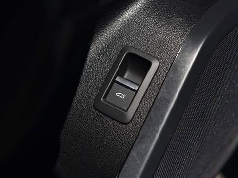 Used 2023 Audi Q5 2.0T Premium w/ Convenience Package AWD/4WD image 9