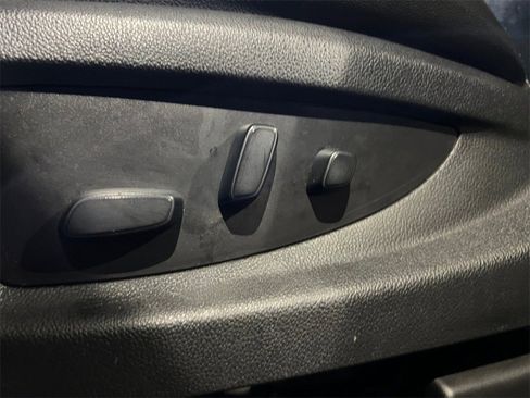 Used 2019 Chevrolet Suburban LT image 25