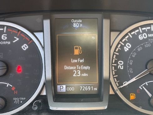 Used 2022 Toyota Tacoma SR5 image 8