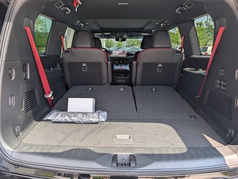 Used 2026 Nissan Armada NISMO AWD/4WD image 25