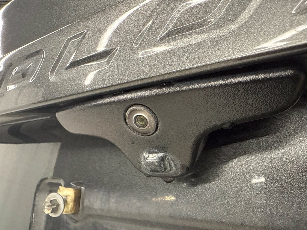 Used 2019 Ford Explorer XLT w/ Equipment Group 202A FWD image 7