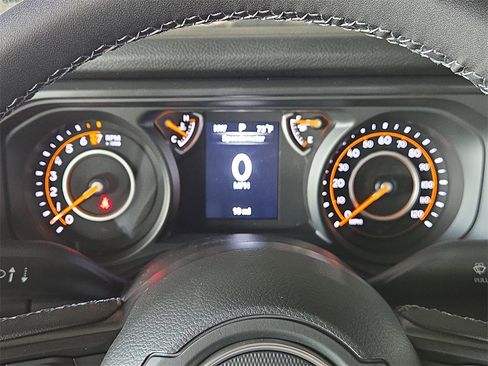 New 2025 Jeep Gladiator Sport image 28